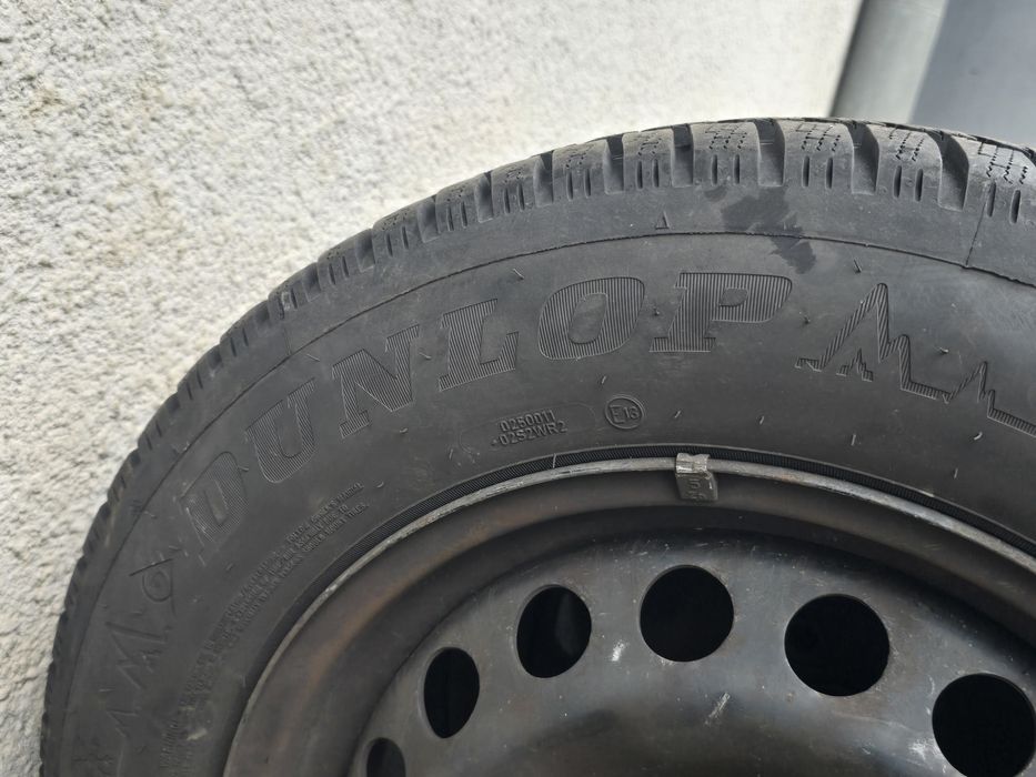 Anvelope Iarnă 195/65/R15 7mm + jante tablă R15 VW Golf /Skoda/Seat/Au