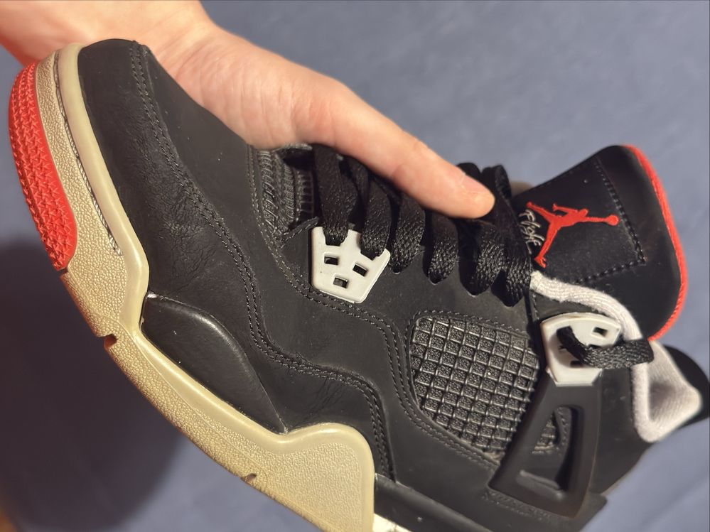 Jordan 4 Bred (2019)