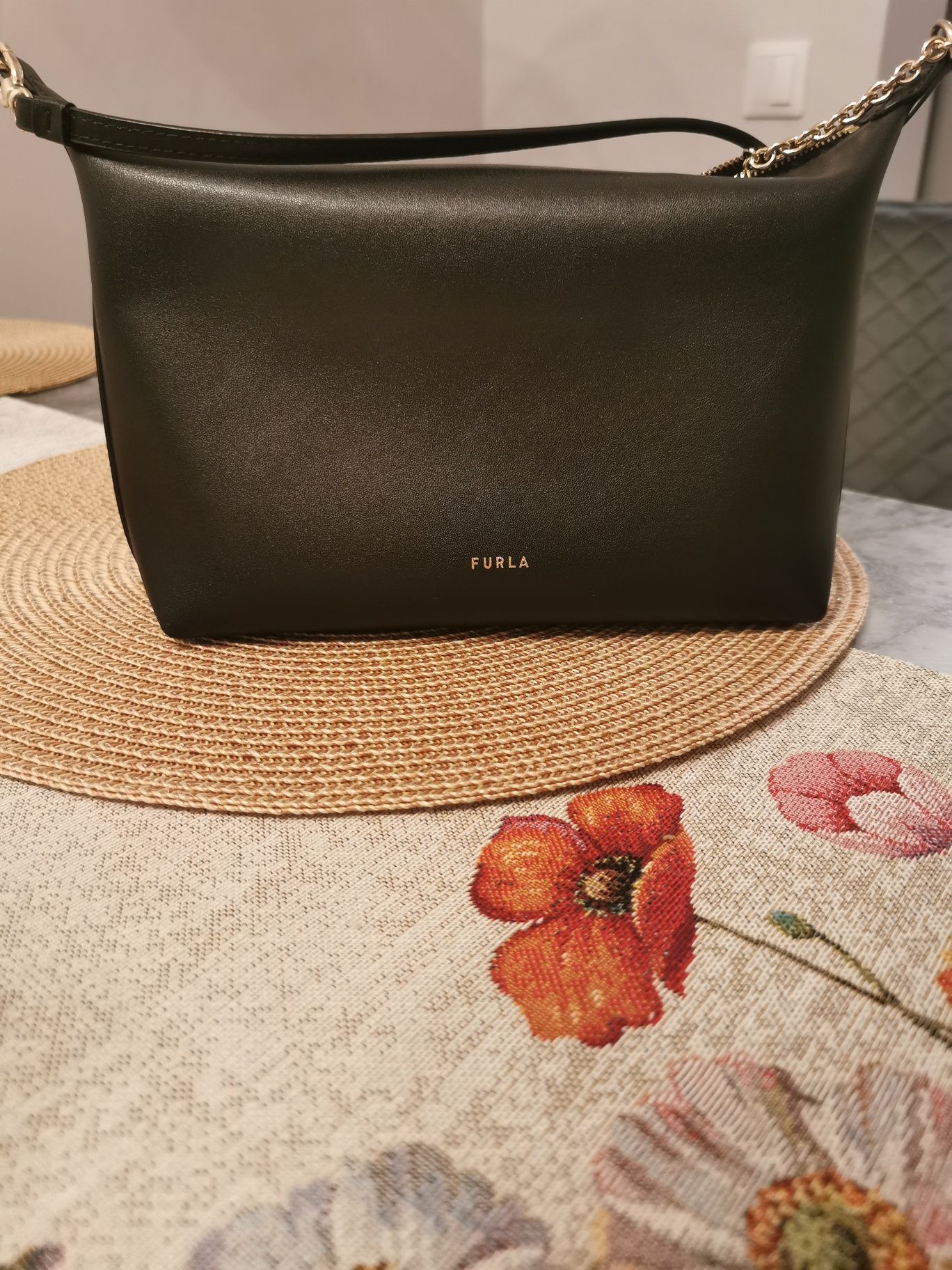 Черна чанта Furla