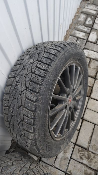 Продам диски с шинами R16