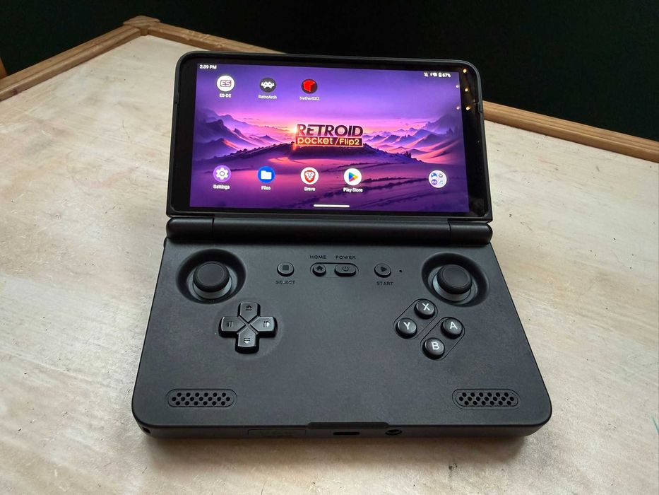 Retroid Pocket Flip 2, SD865,Android, 5.5 inch, AMOLED, 1080p, 60fps