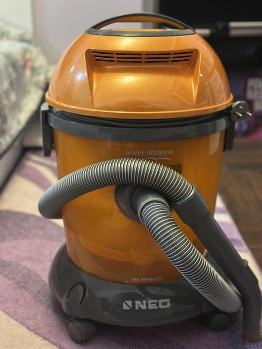 Прахосмукачка NEO