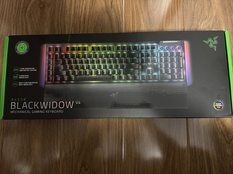 Tastatura mecanica razer blackwidow v4 SIGILATA