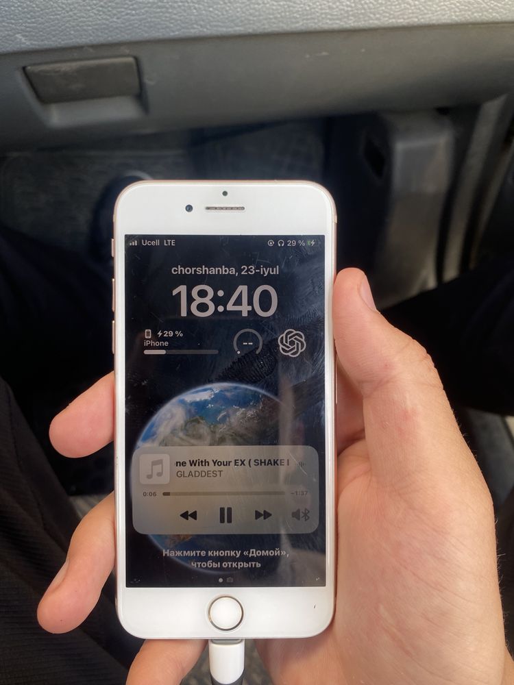 iPhone 8