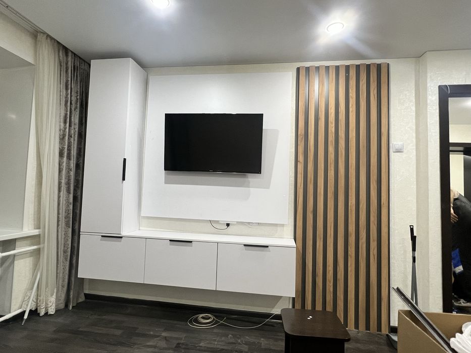 Продам тв зону новая