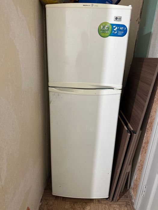 Продается Холодильник LG