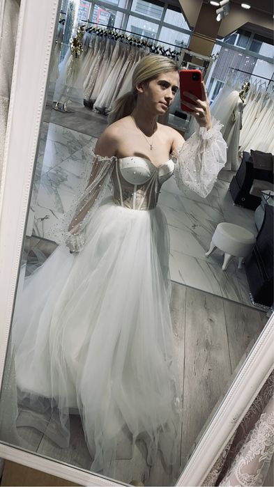 Vand rochie de mireasa