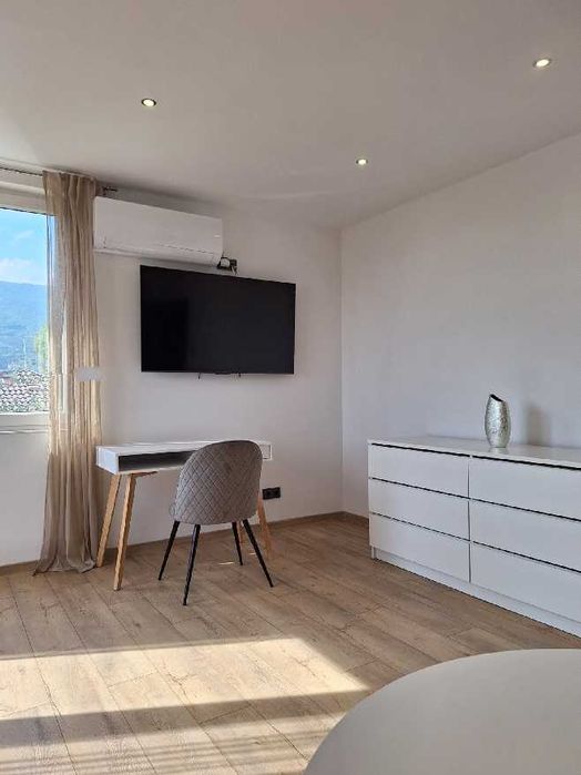 Дава се под наем Двустаен апартамент в София, Зона Б-18 - 65 кв.м за 612 € - Снимка #2