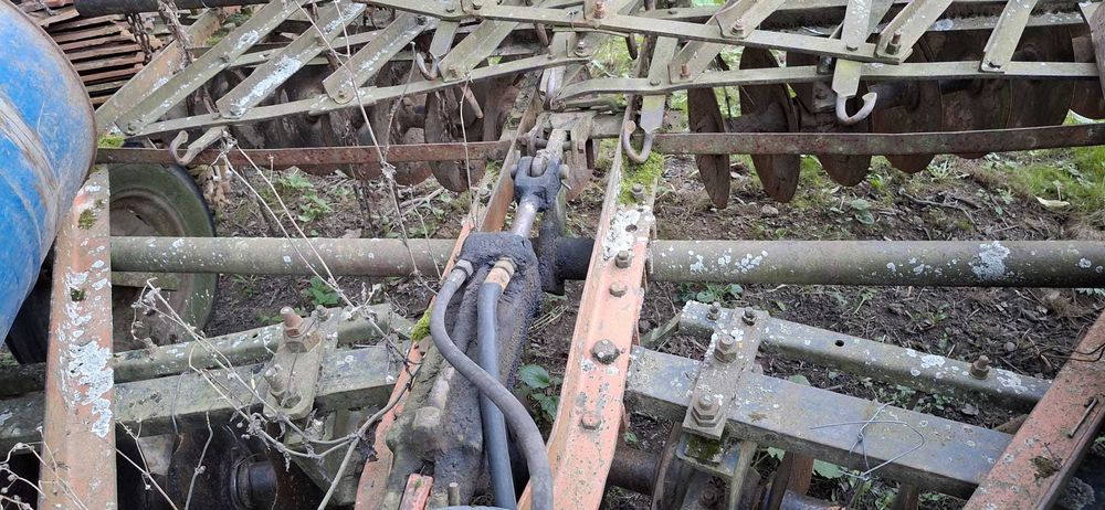 De vânzare, Tractor u650, remorcă, plug, disc agricol și  grapă