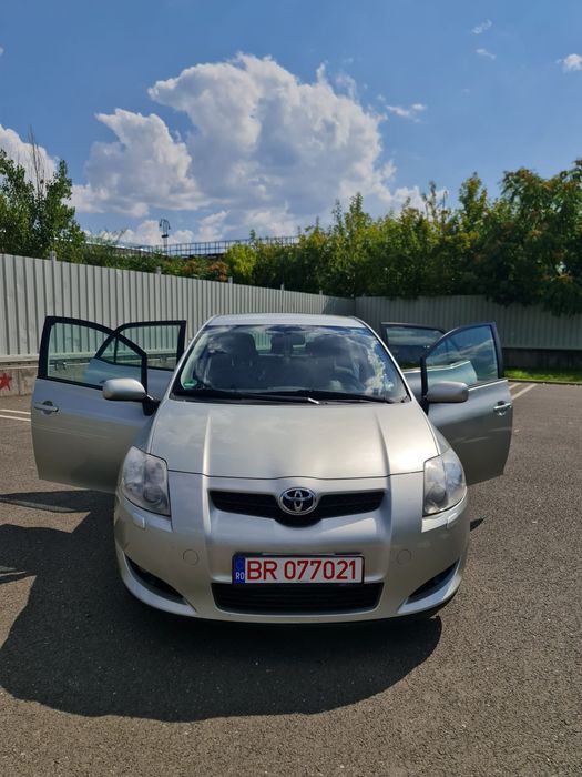 Toyota Auris adusă recent în țară