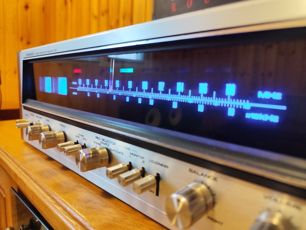 Pioneer SX-737 реставриран