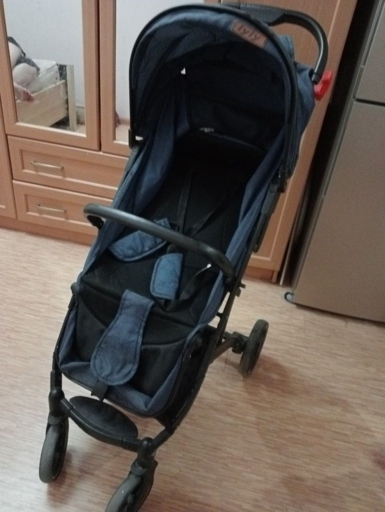 Продам коляску детскую Iulu б/у