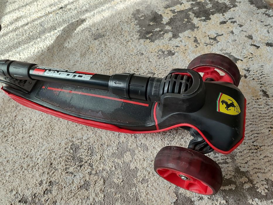 Тротинетка Mesuca Ferrari
