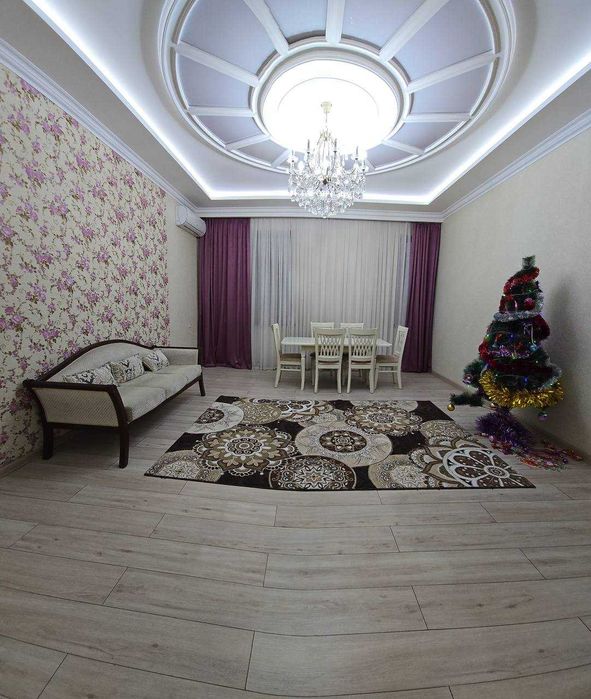 Oybek metro 5 daqiqa 4 xonalik 120kv kvartira topshiriladi SROCHNO