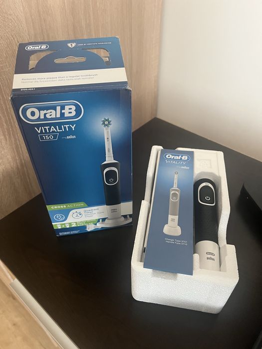 Четка за зъби Oral B