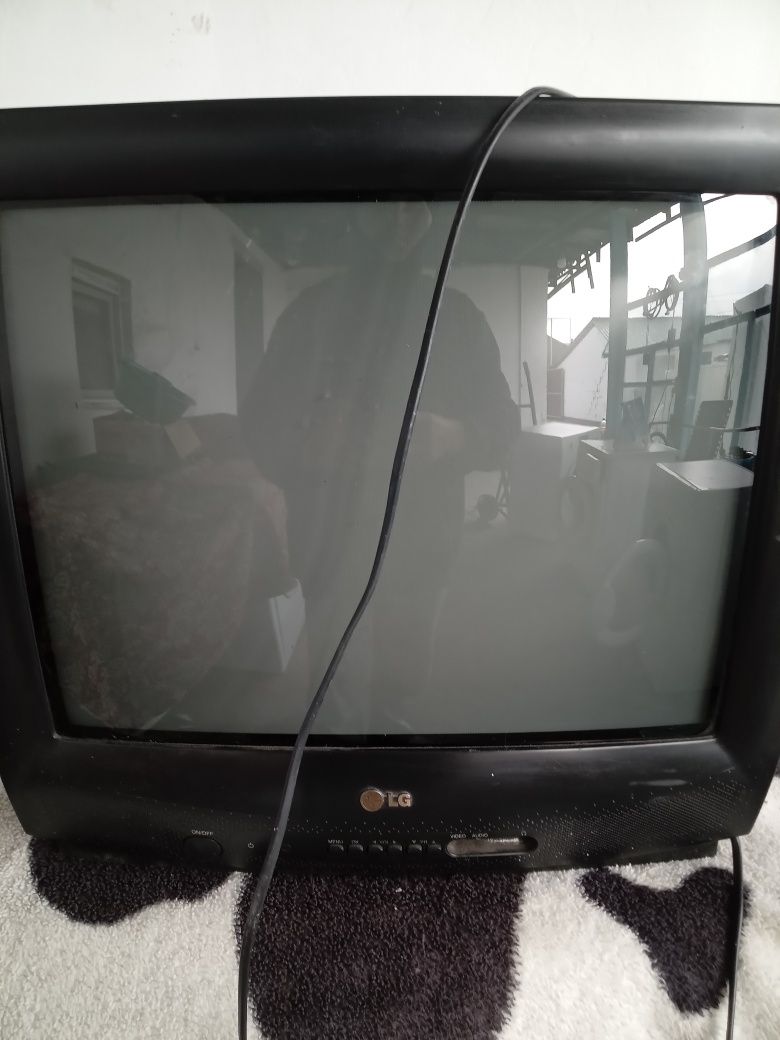 Телевизор LG старой марки