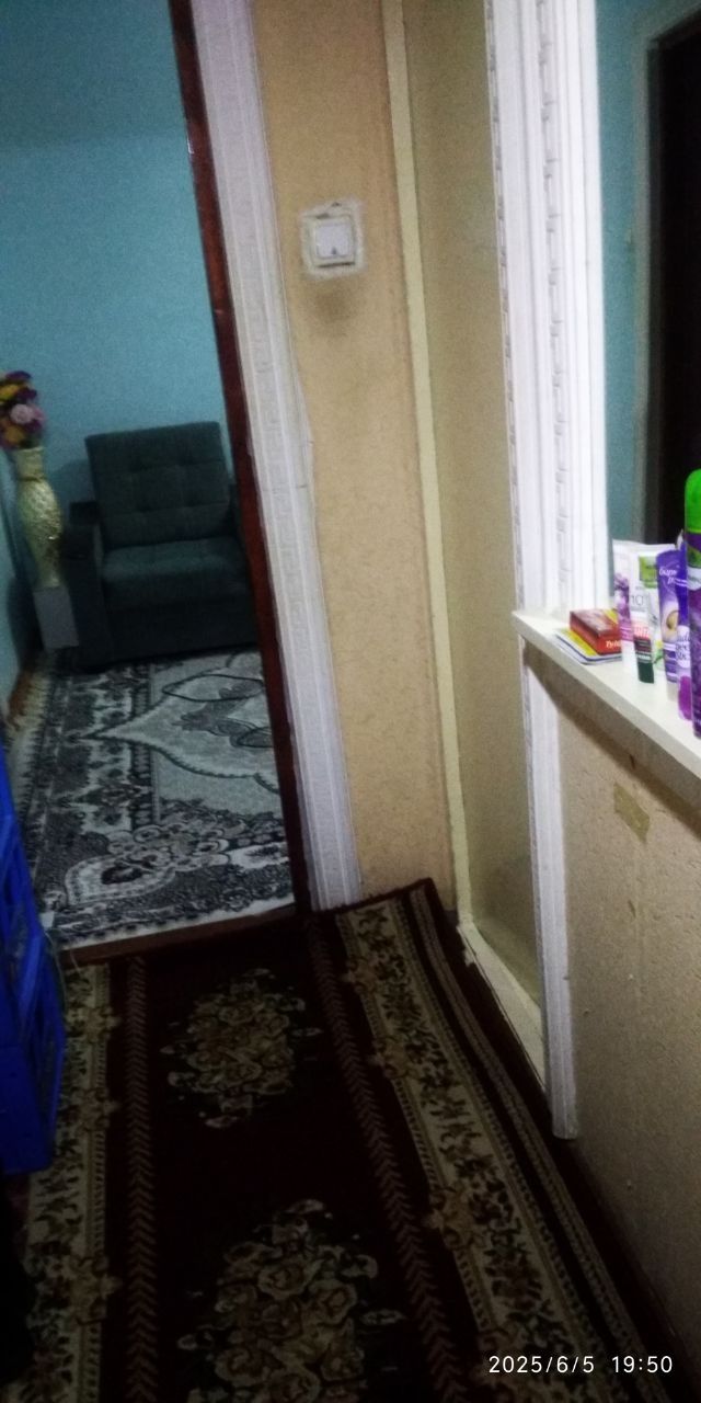 Квартира дом сотилади