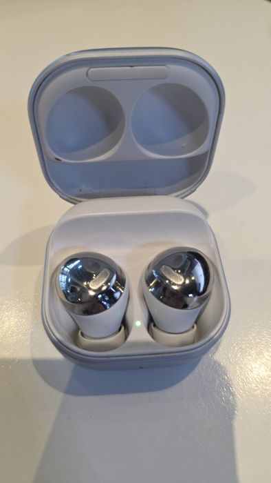 Наушники Samsung Galaxy Buds Pro SM-R190NZSACIS серебристый

Оригинал