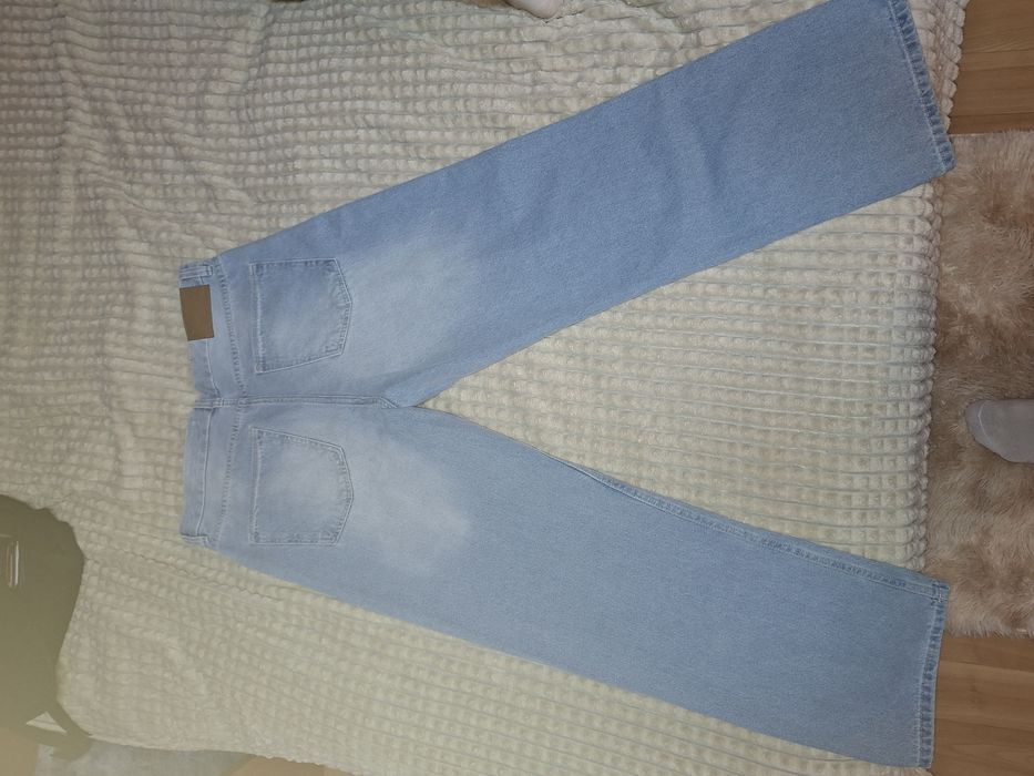 Vând blugi noi lefties, purtați 1 singură dată