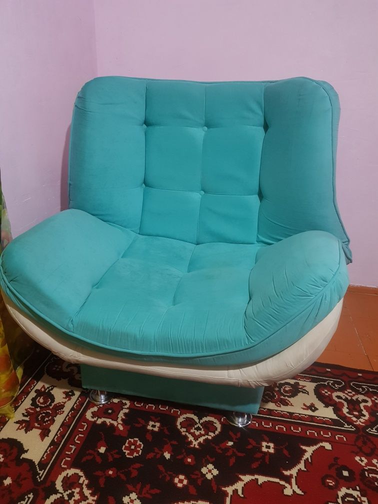 Продам мягкую мебель/кресло для гостиной/кровать