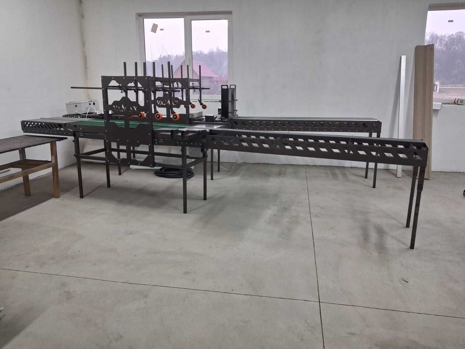Mașină pentru întărirea decorațiunii fațadelor. Decor. Laminator.