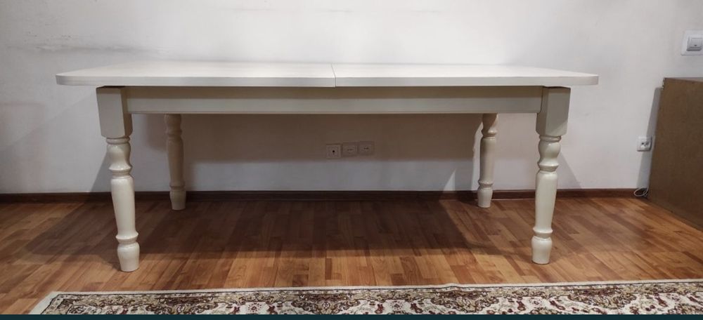 Стол для гостиной