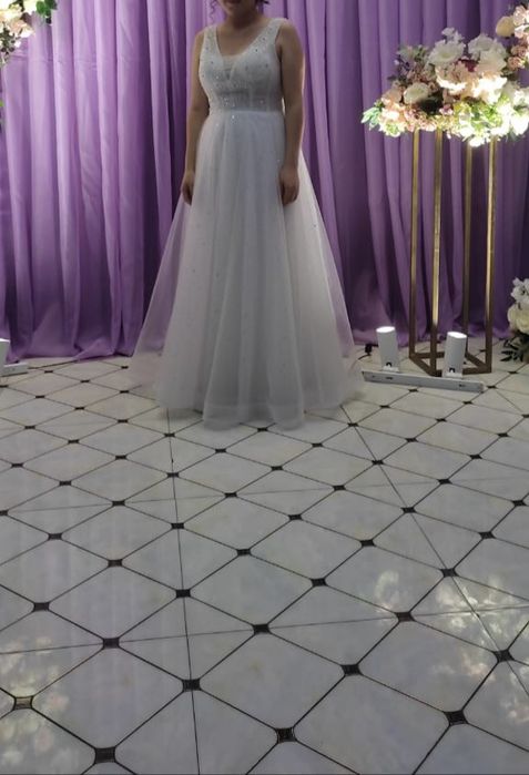 Белое платье для свадьбы и узату