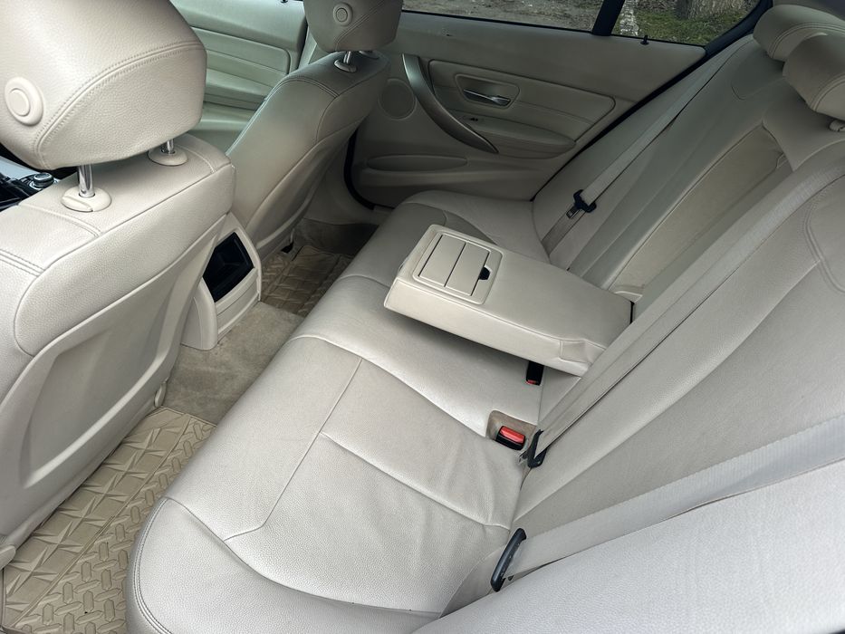 Bmw 318D/2013/2.0D/6+1Vit/Navi/Piele/Fiscal-6.990€