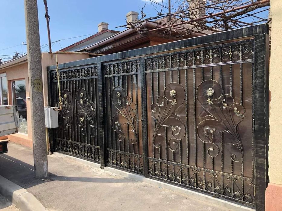 Fier forjat , porți auto ,balustrade fier