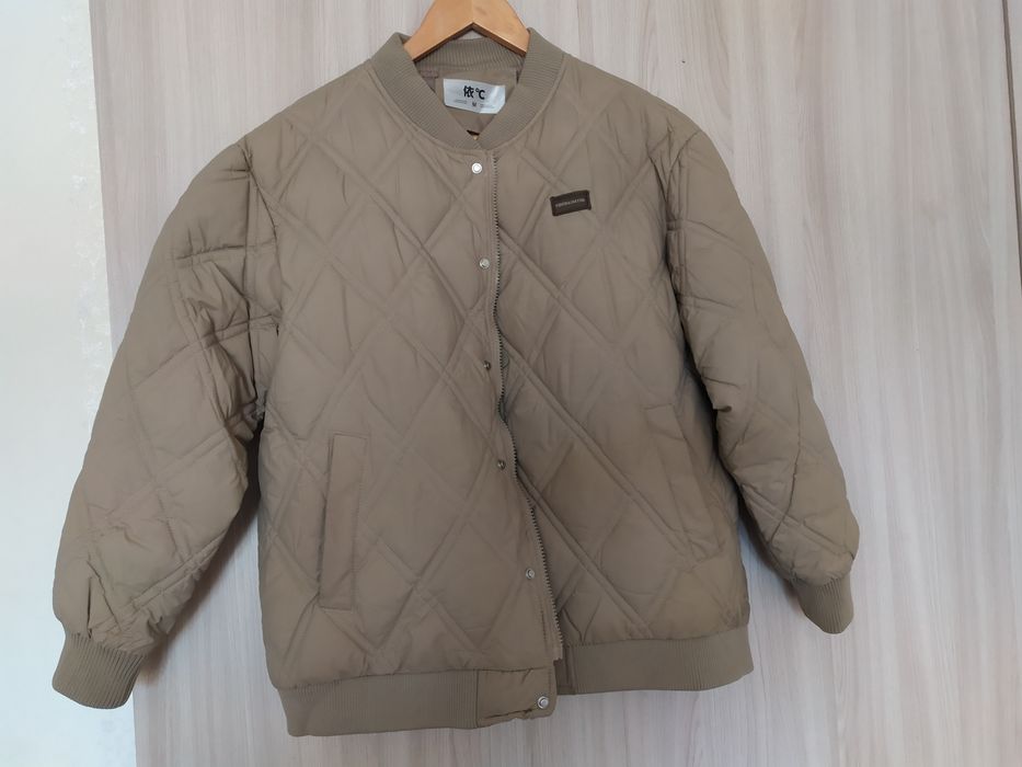 Продам бомбер женский и кофты оверсайз