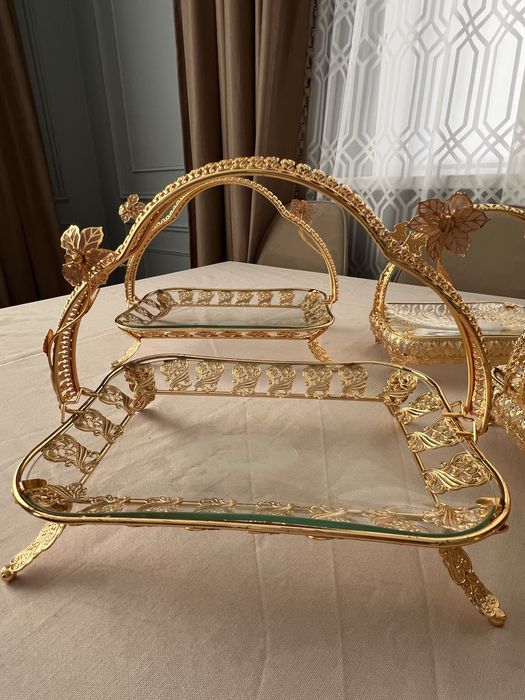 Посуда для гостинный