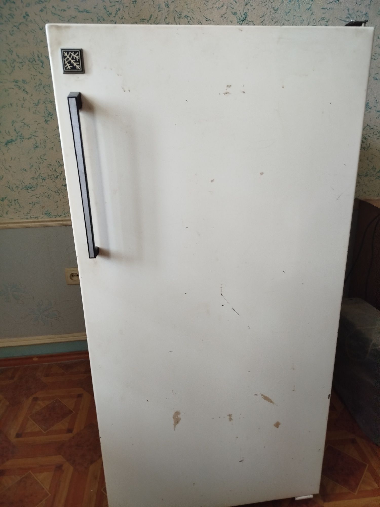 Холодильник б/у.