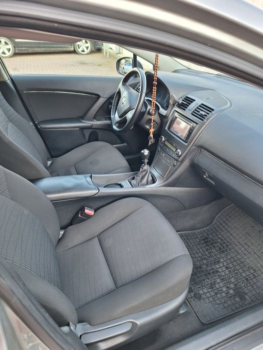 Toyota avensis t27