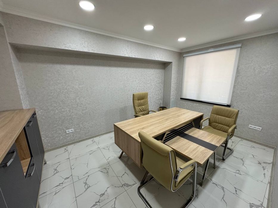 Аренда под Офис Ориентир Алайский базар  100м2 1600$ торг