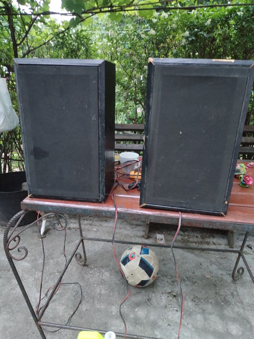 Vând boxe Dual și boxe Cat, amplificator Sony cu egalizator.