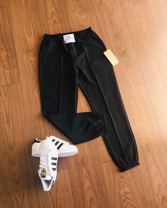 Pantaloni Sport, model actual