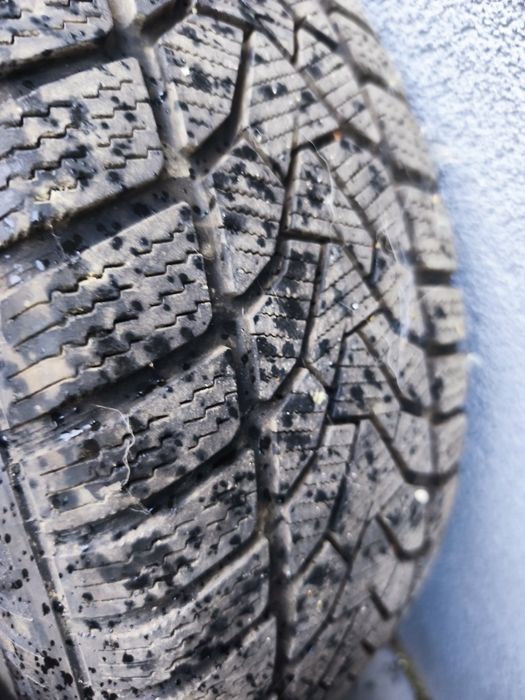 Jante aliaj cu anvelope de iarna 205/55/16