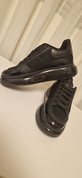 Model nou adidasi Alexander McQUEEN. Stoc limitat