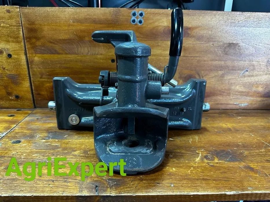 Cupla tractare cu blocare Fendt 700 / 720 / 722 / 724 / 800 / 822 / 824 / 826 / 828 / 924 / 926 / 927 / 930 / 933 / 936 / 939 / 1038 / 1042 / 1046 / 1050 / JOHN DEERE 7215R / 7260R / 7280R / 7200 / 7230 / NEW HOLLAND T7.220 / T7.230 / T7.235 / T7.245 / T7
