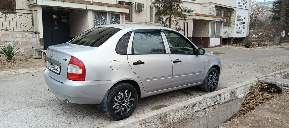 Лада Калина в родном окрасе с кондиционером