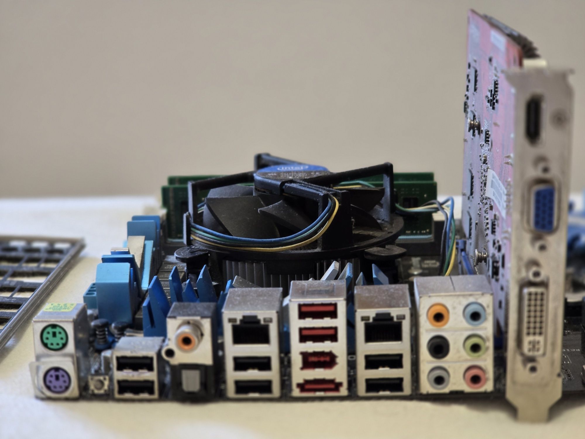 Компютър части CPU Intel i7 860 MB Asus P7P55D EVO RAM 4GB Radeon 4350