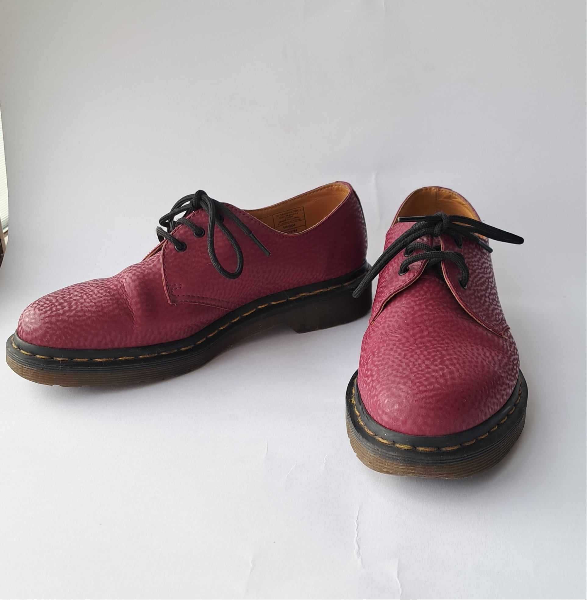 Pantofi fucsia originali Dr. Martens