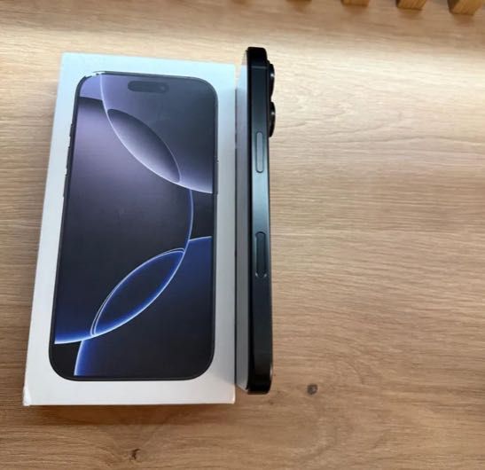 iPhone 16 Pro 128 GB Black Titanium (без забележка)