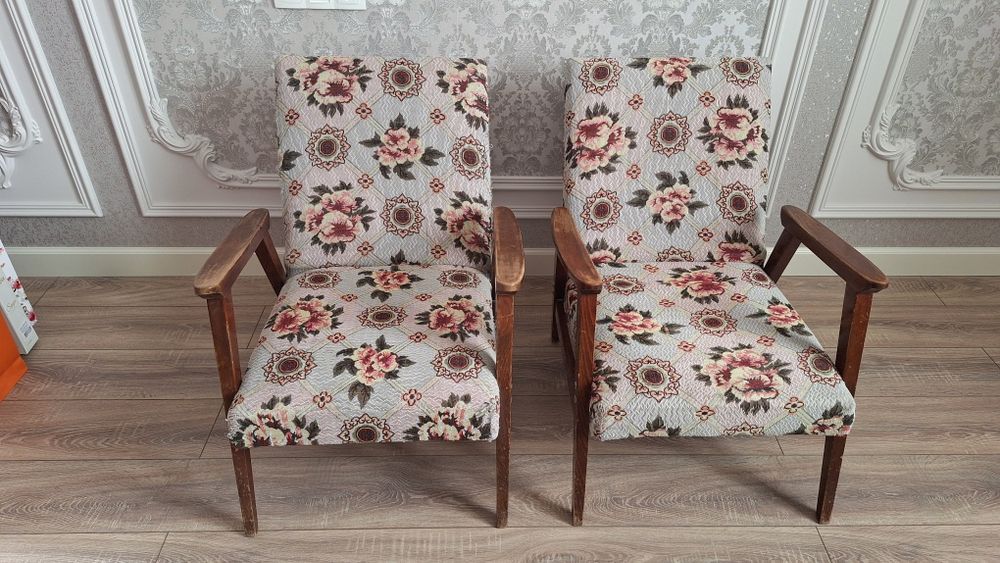 Продаются 2 румынские кресла