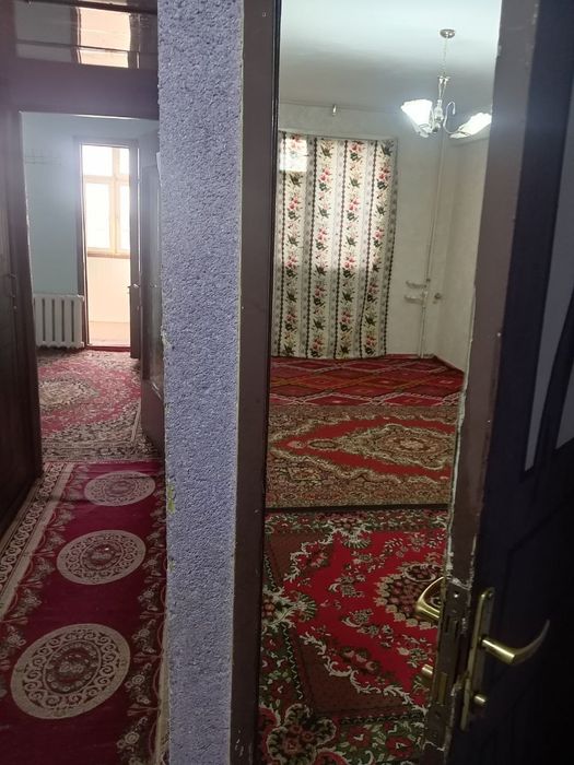 Uy sotiladi 1 xonali