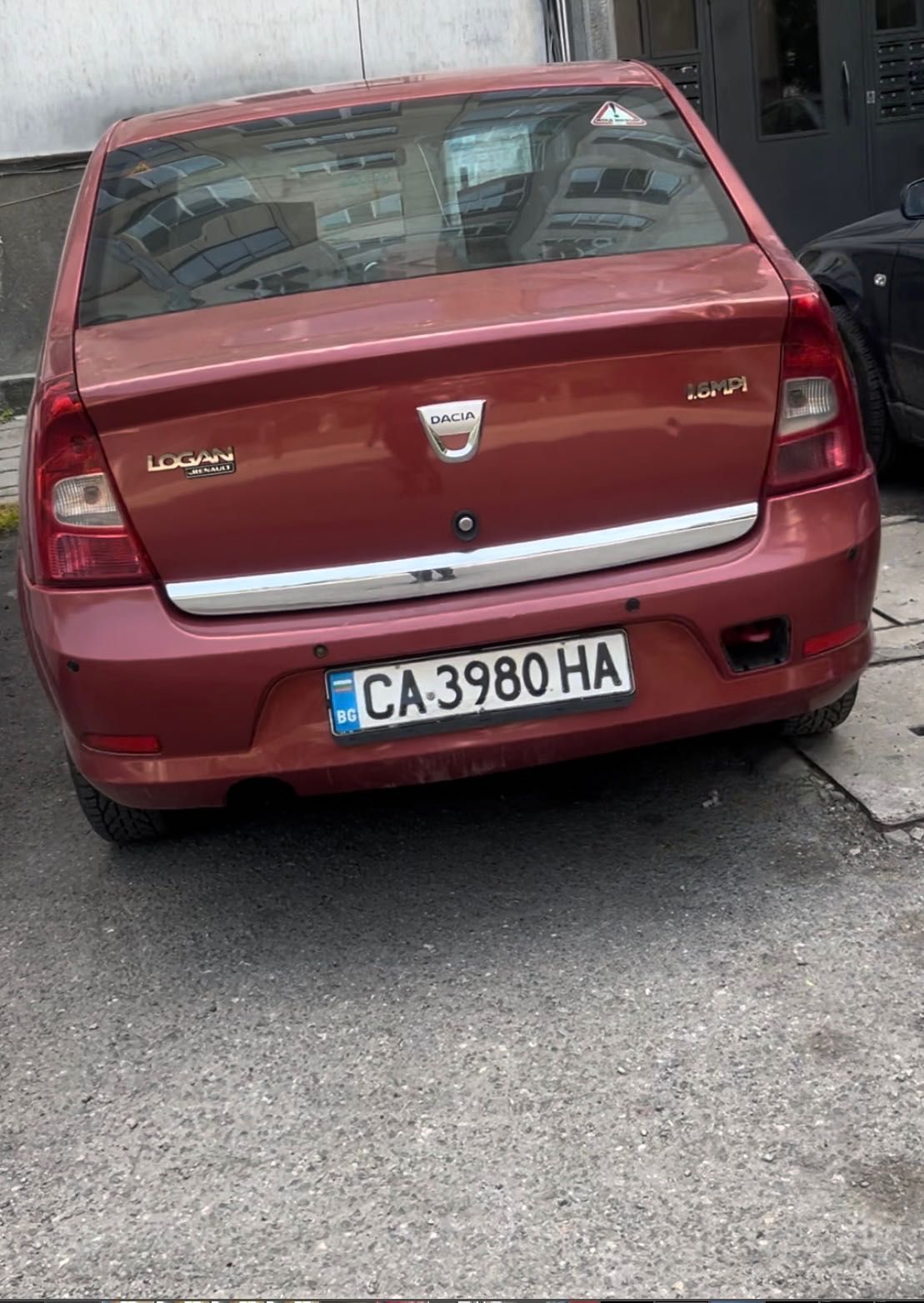 Dacia Logan Автомобил