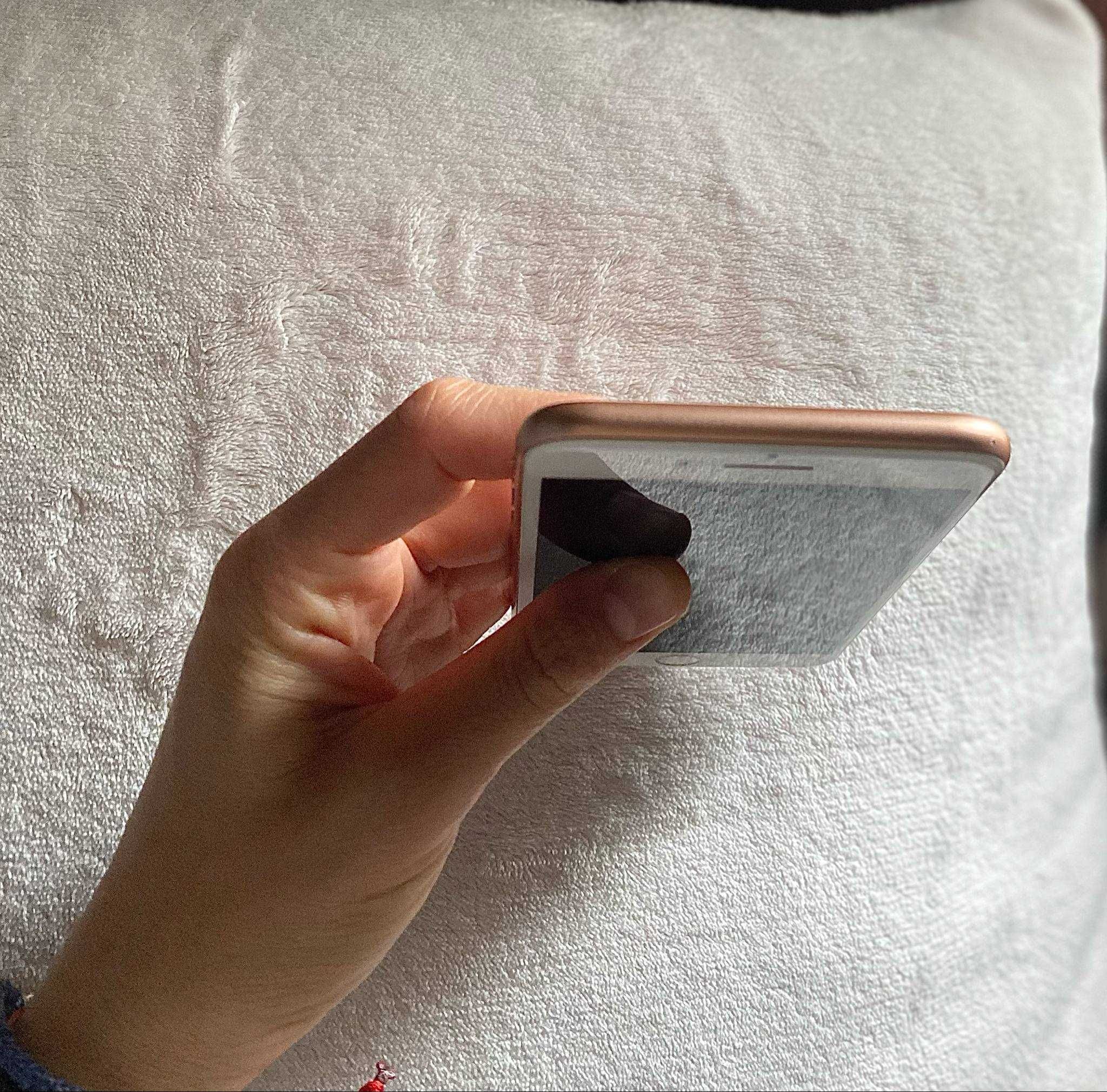 iPhone 8 Plus 128GB Rose Gold ПЕРФЕКТЕН