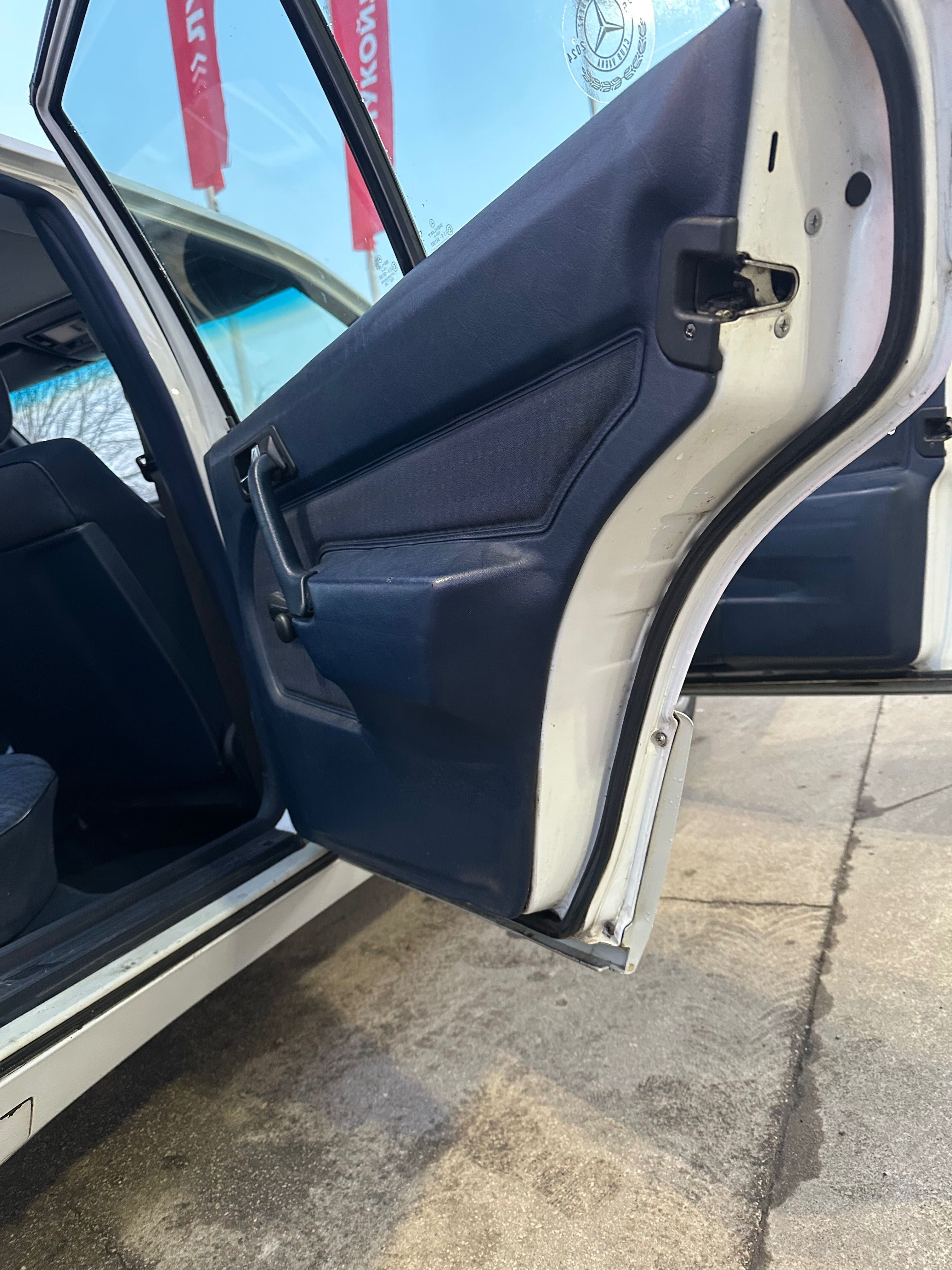 Mercedes Benz 190E
