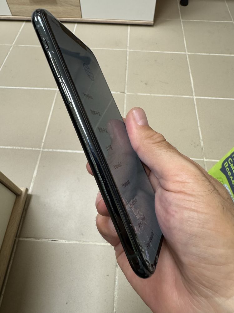 iPhone 11 Pro 128gb - заключен с айклауд