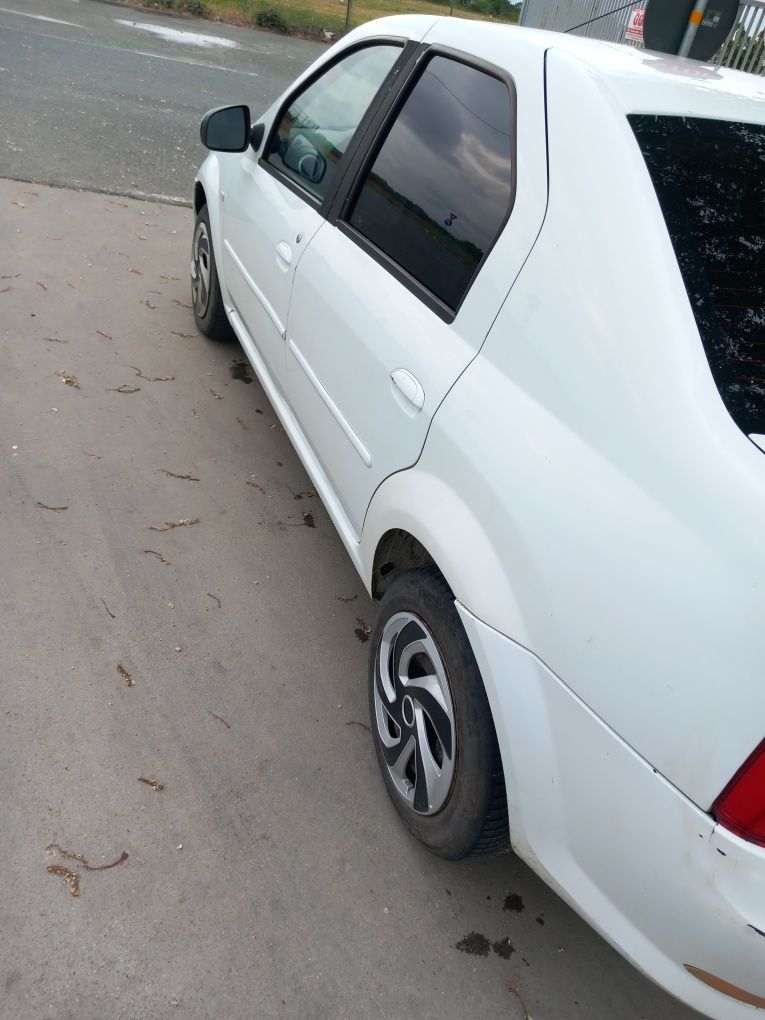 Vand Dacia Logan